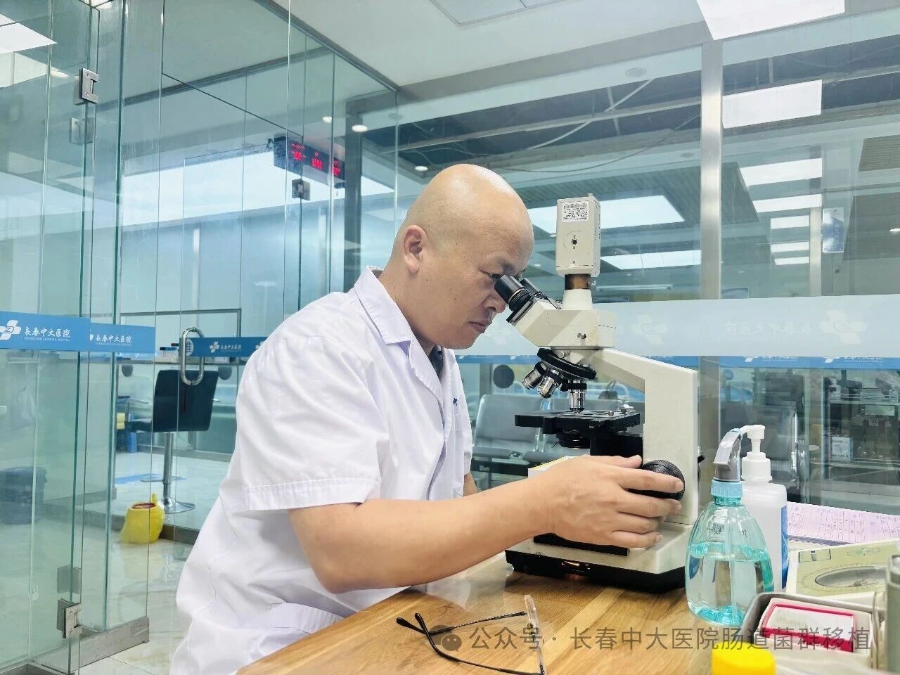 迪庆藏族自治州|高朋磊医师：左手男科临床，右手肠道菌群移植深入研究